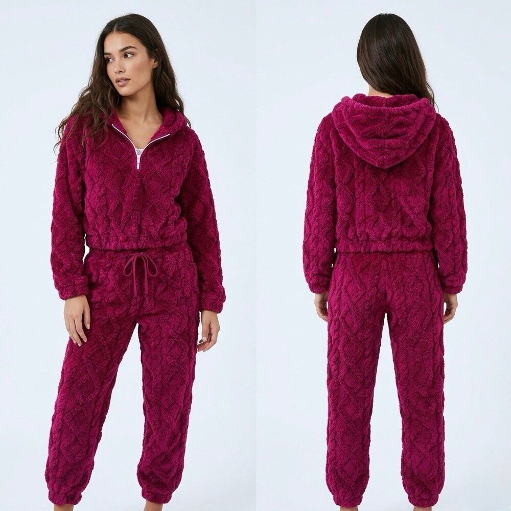 No Boundaries Women’s Wine Color Embossed Fleece Hoodie & Joggers Set size XS